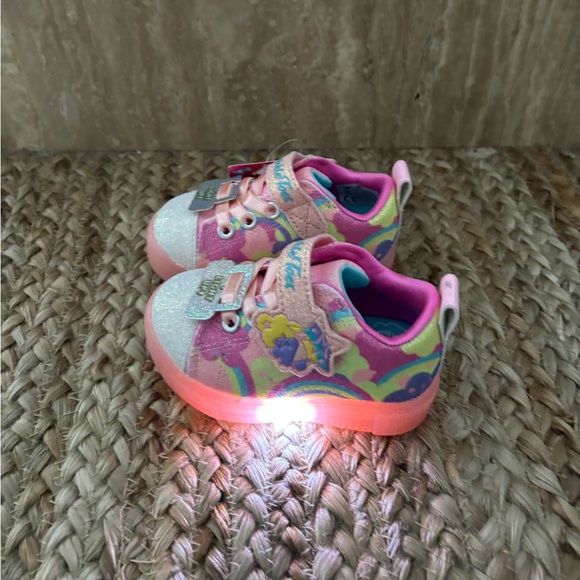 Brand new Sketchers twinkle toe light up shoes - Picture 2 of 4